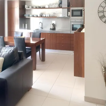 Apartmán 2 Bedrooms At 500 M Away From The Beach With Shared Pool Furnished Balcony And Wifi *