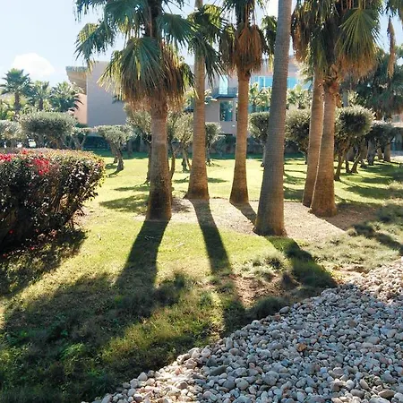 2 Bedrooms At 500 M Away From The Beach With Shared Pool Furnished Balcony And Wifi Apartmán *