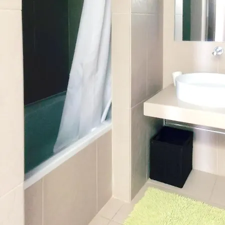 2 Bedrooms At 500 M Away From The Beach With Shared Pool Furnished Balcony And Wifi Apartmán